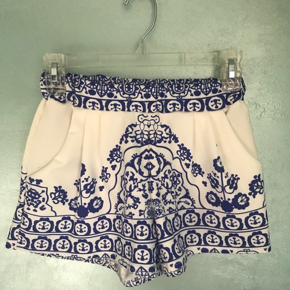 Patterned Set - Picture 4 of 4